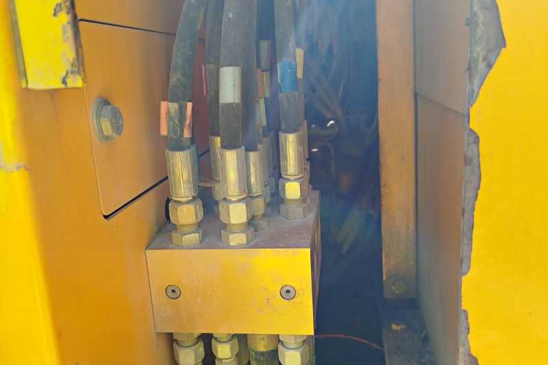 OmecoHub - Immagine JCB JS130